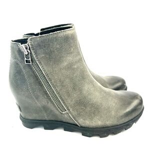 Sorel leather waterproof Joan of Arctic gray zip bootie ankle boot wedge 8
